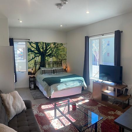 Rino Self-Care Studio Denveri nemzetközi repülőtér Kültér fotó